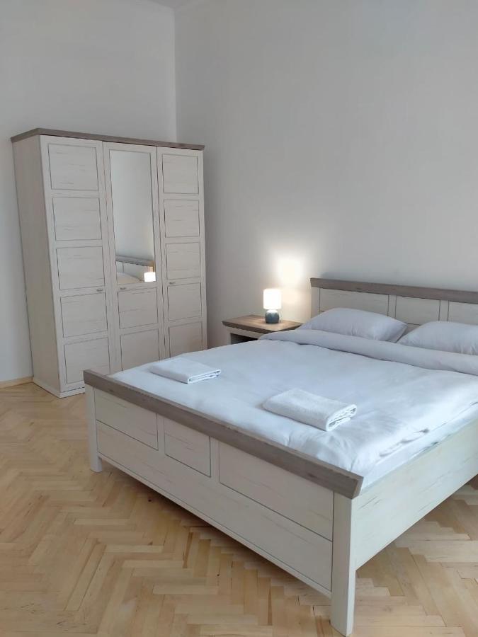 Avangard Kryva Lypa 3 Apart Lviv Exterior photo